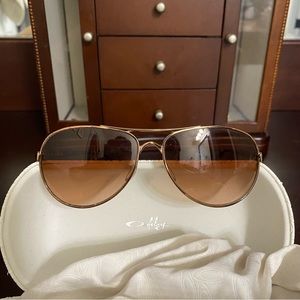 Oakley Aviator Sunglasses with case